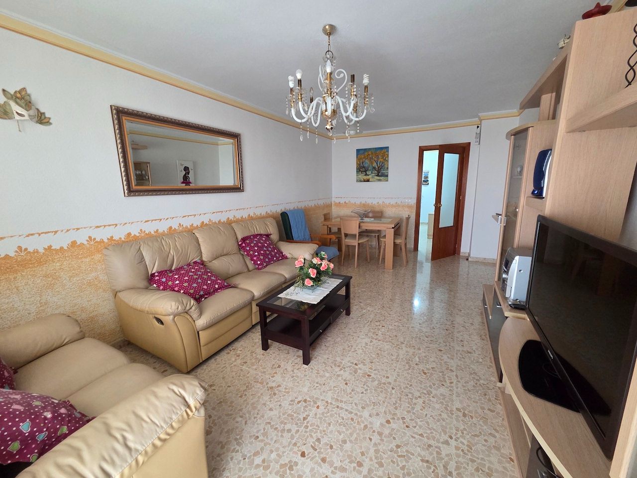 Living room of Flat for sale in Vélez-Málaga  with Furnished and Community pool