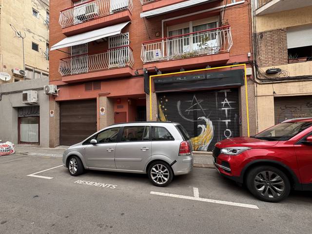 Local comercial en Alquiler en Barcelona - Coll i vehi en El Camp de l'Arpa del Clot