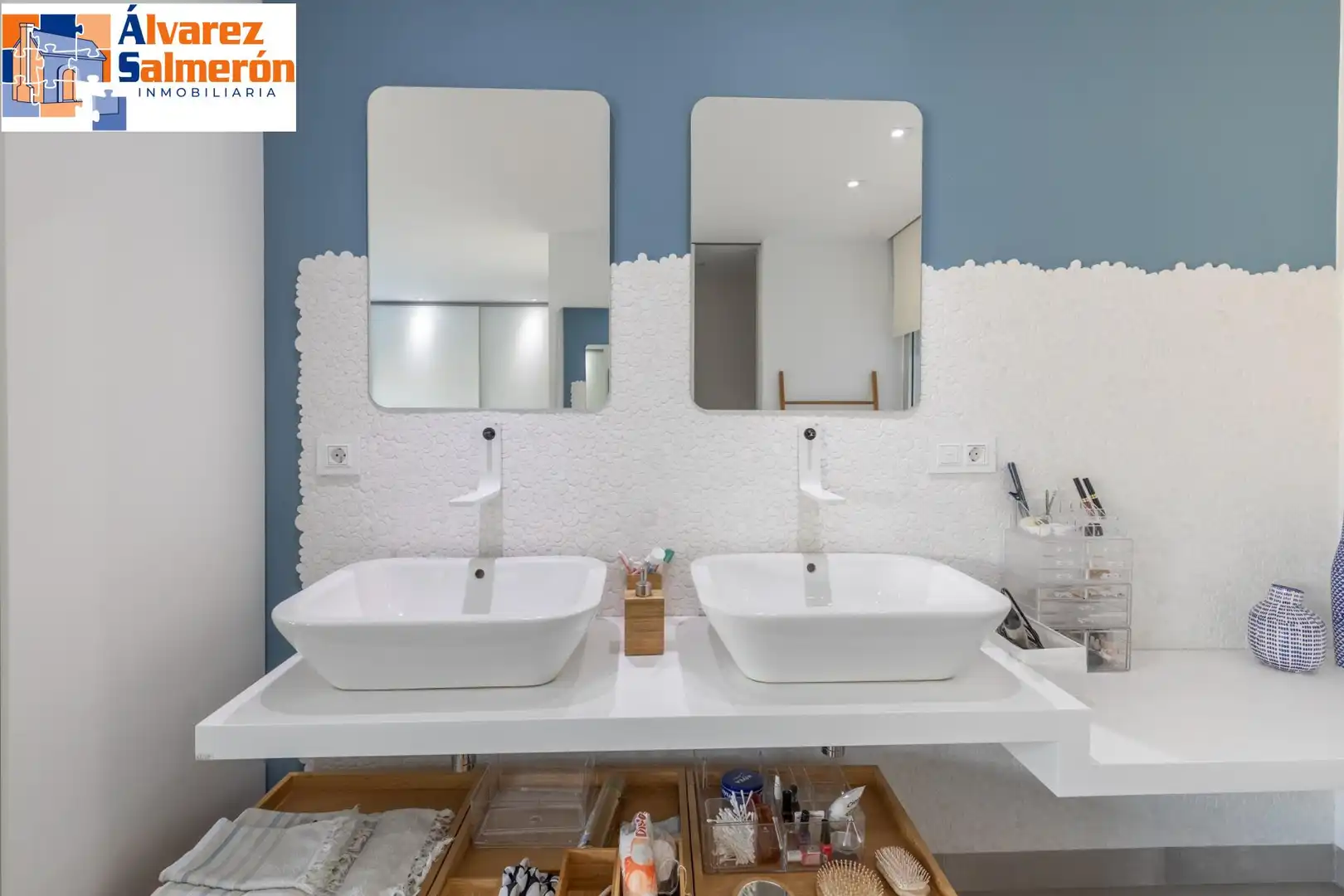 Bathroom of Houses for sale in Granada