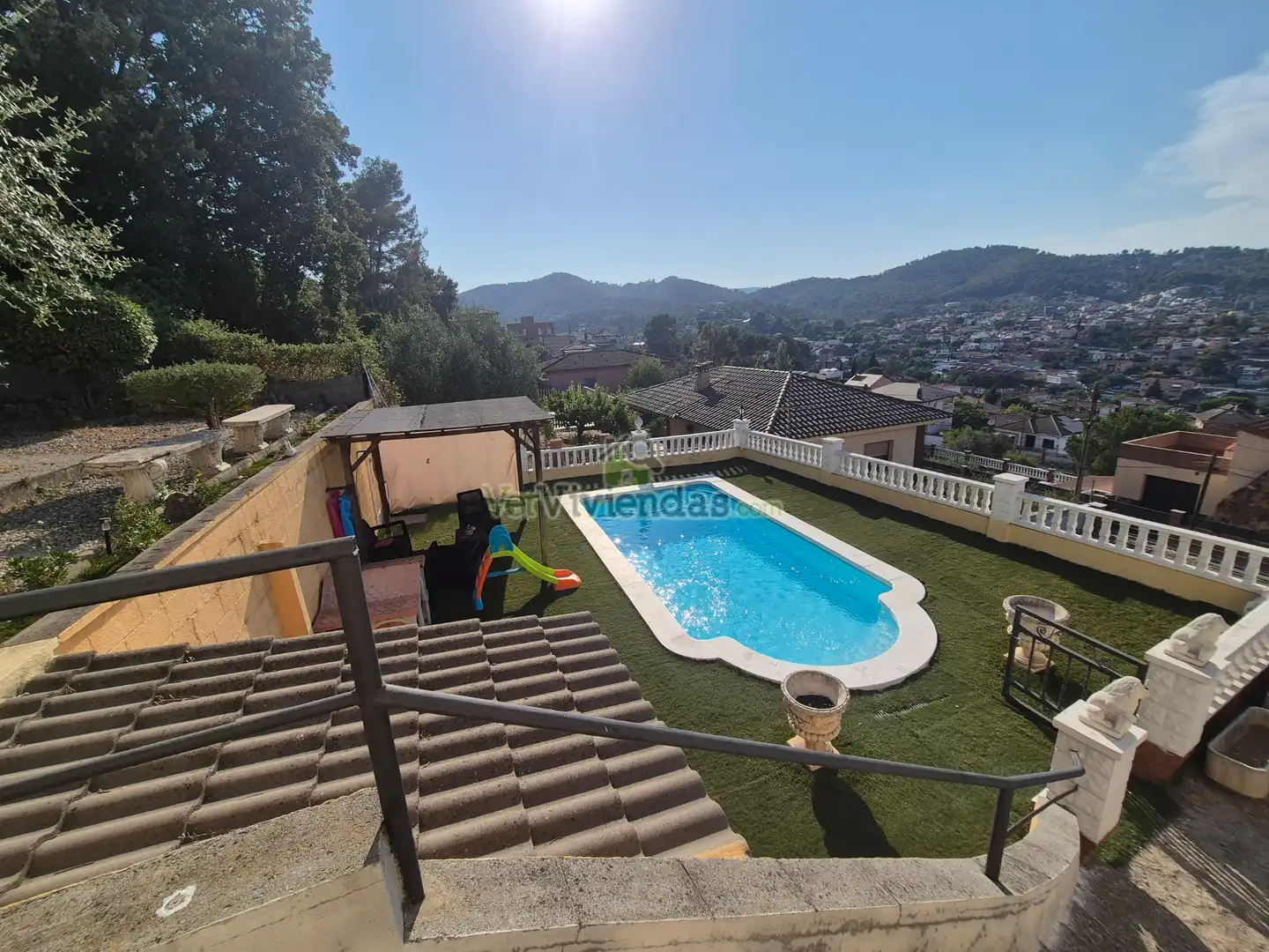 Piscina de Casa o xalet en venda en Sant Vicenç Dels Horts amb Aire condicionat, Calefacció i Jardí privat