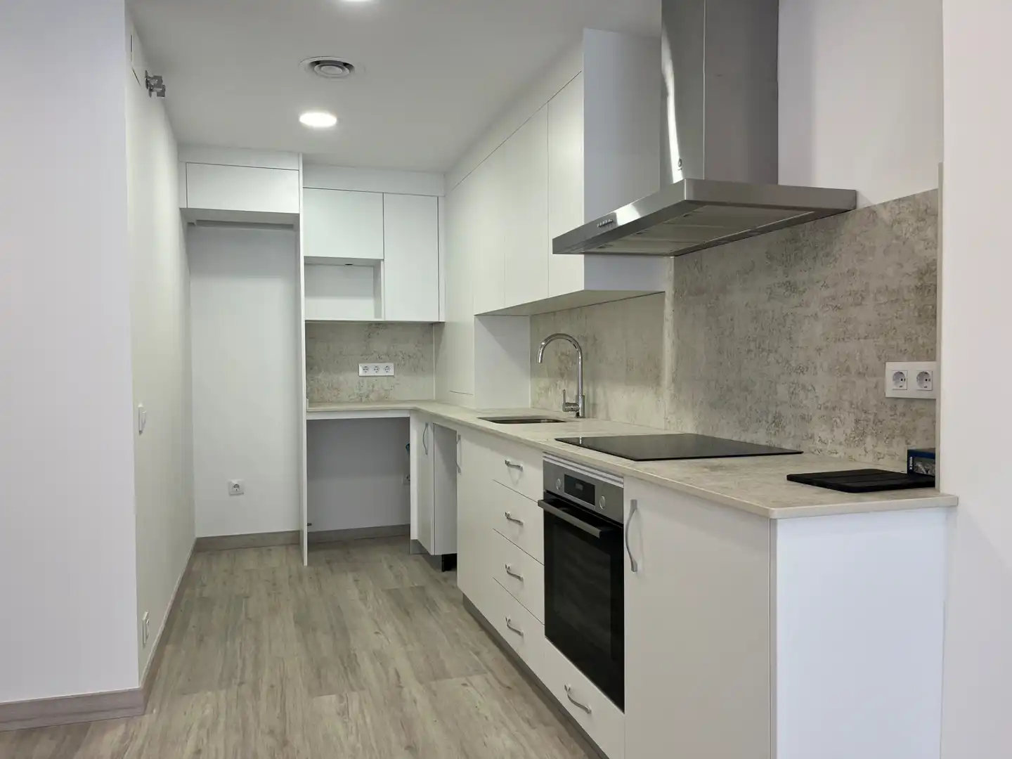 Kitchen of Flat for rent in Sant Boi de Llobregat  with Air Conditioner, Heating and Parquet flooring