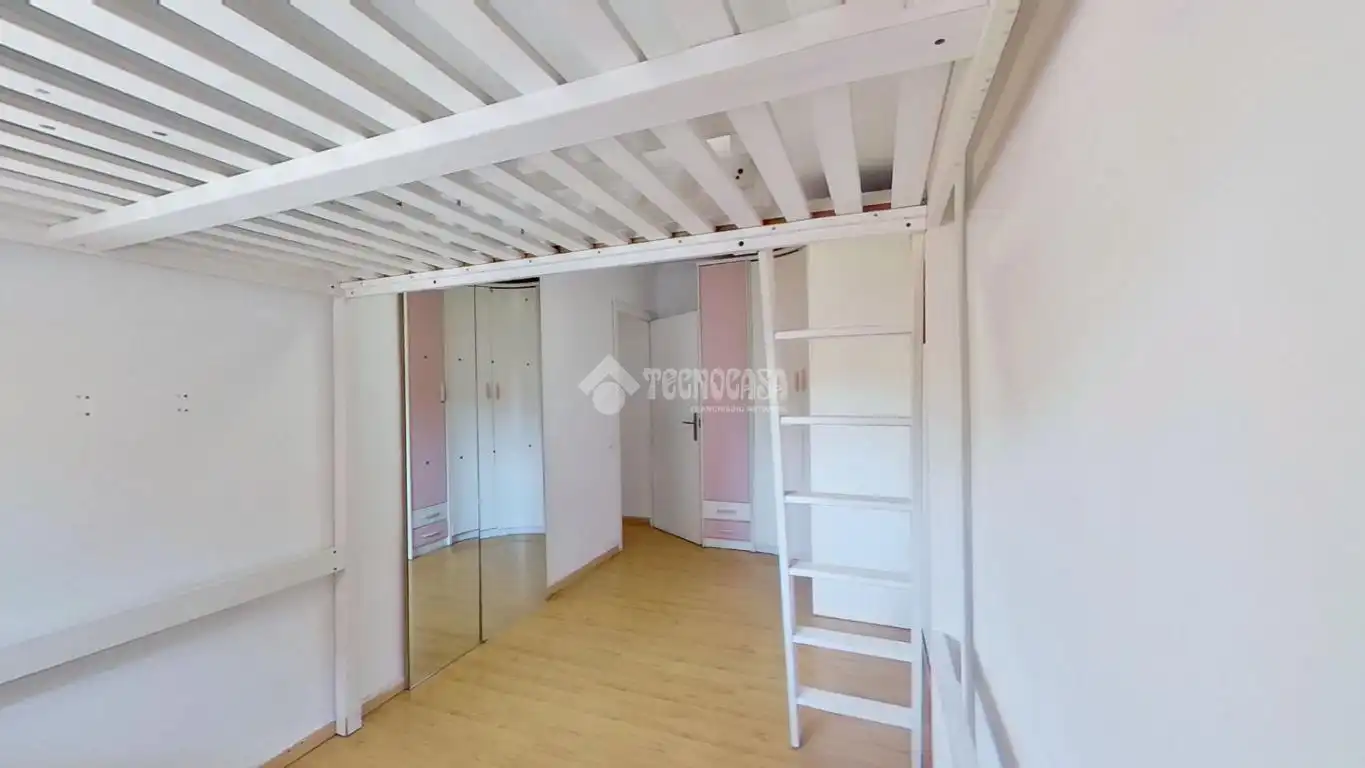 Dormitori de Pis en venda en Barberà del Vallès amb Aire condicionat, Parquet i Moblat