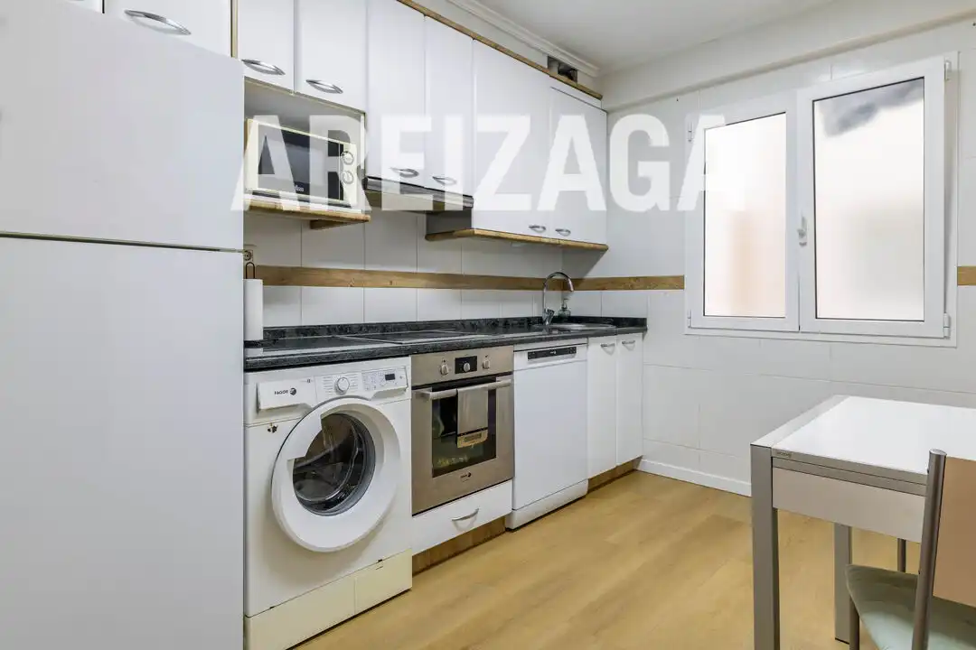Cocina de Piso en venta en Donostia - San Sebastián  con Calefacción, Amueblado y Balcón