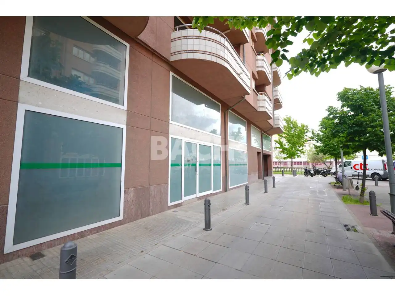 Locale commerciale in affitto a Plaza Lluis Companys 1, imagen 9