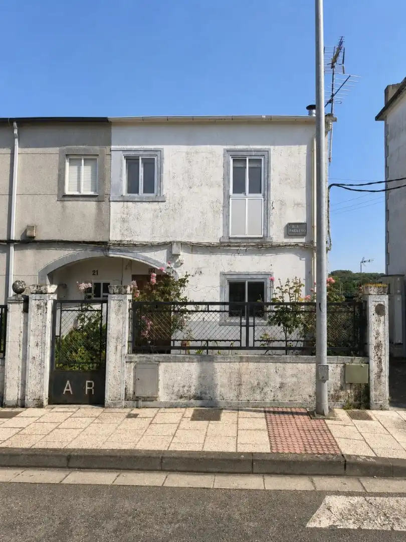 Vista exterior de Casa adosada en venta en Lugo con Jardín privado y Terraza