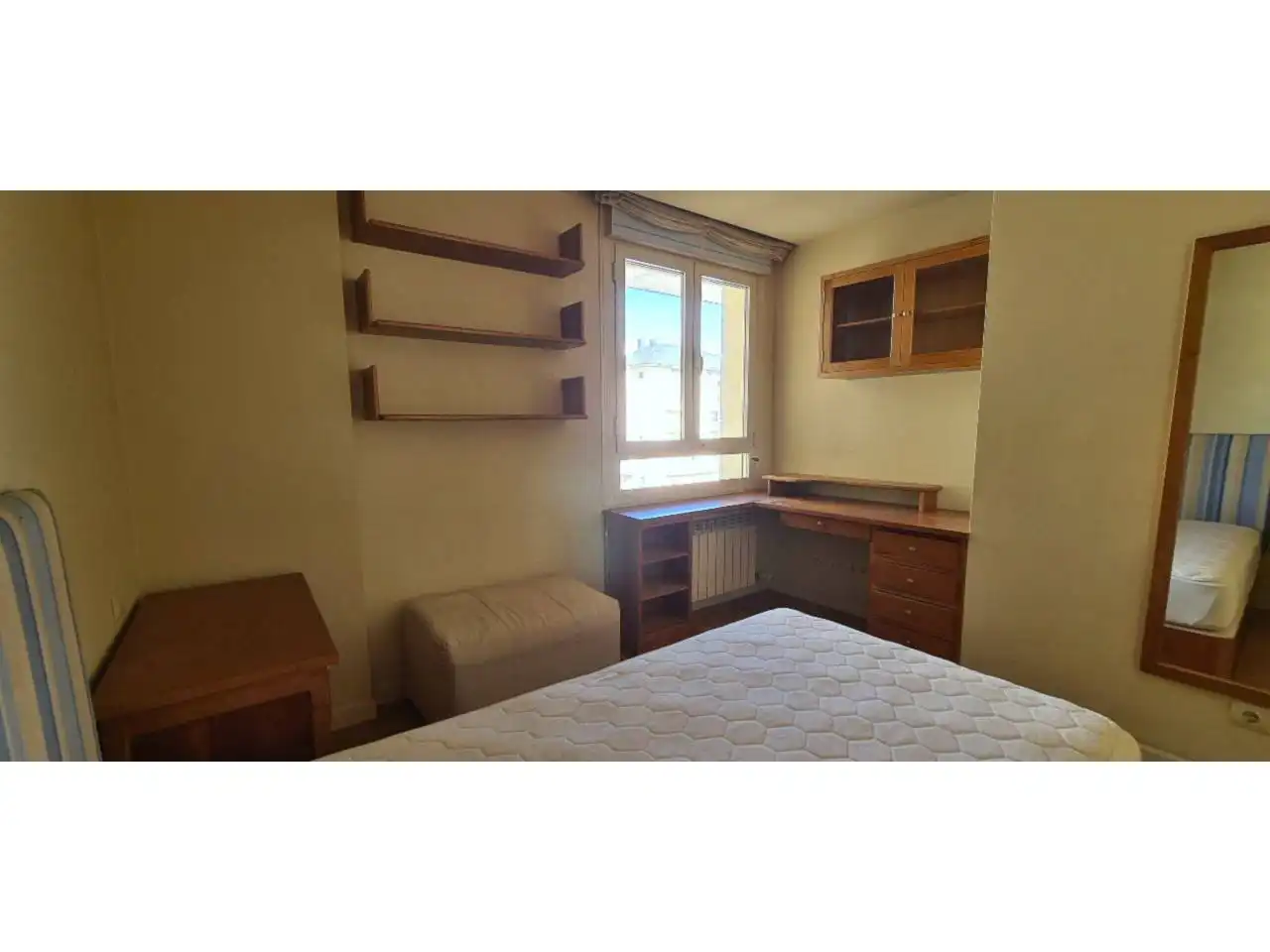 Bedroom of Apartments for rent in  Logroño  with Heating, Parquet flooring and Furnished