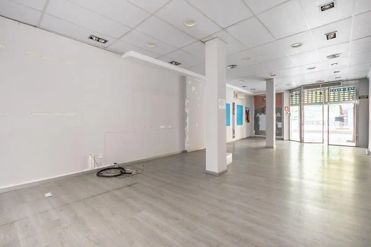 Local comercial de lloguer a Beiro, imagen 2