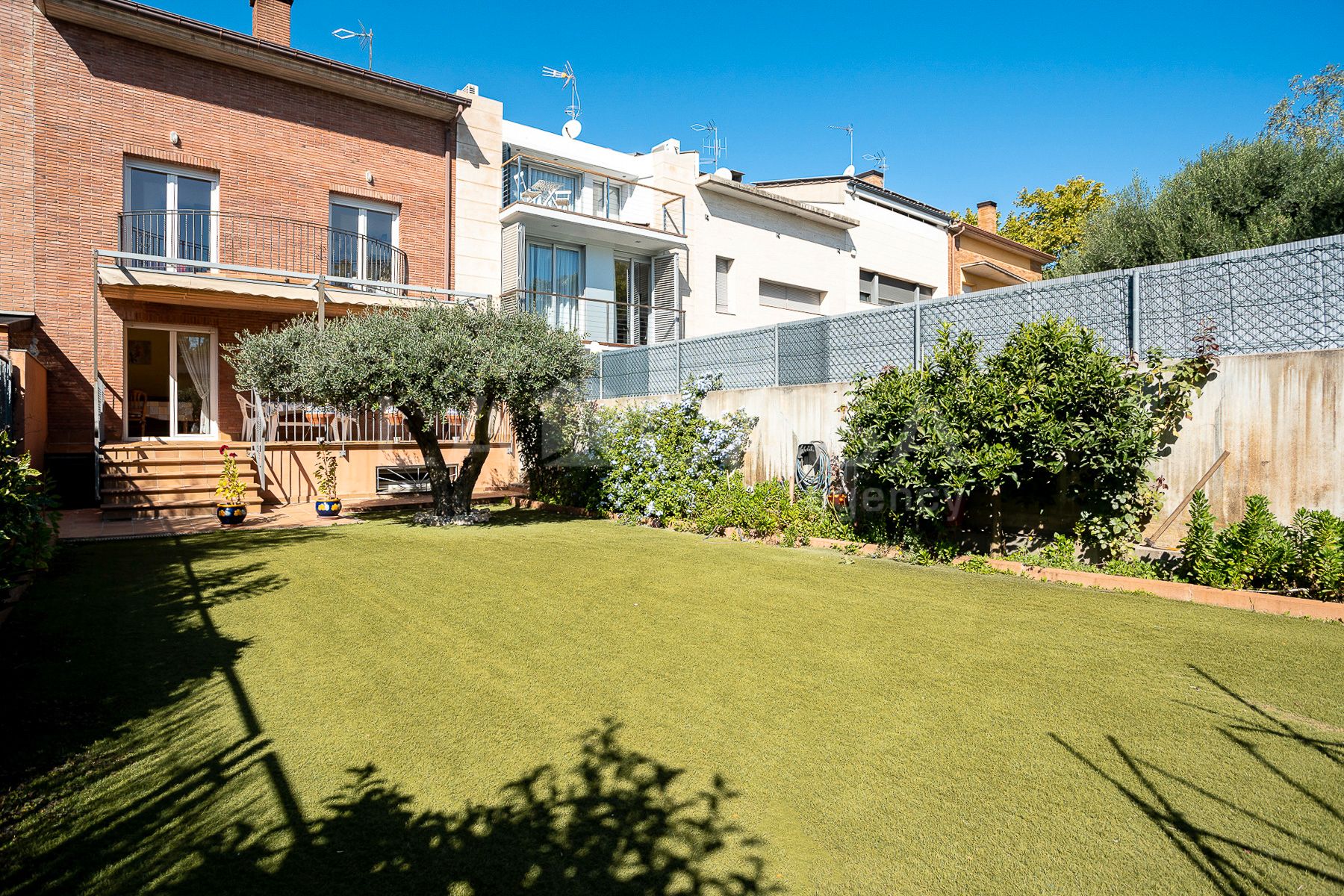 Jardí de Casa adosada en venda en Granollers amb Calefacció, Traster i Balcó