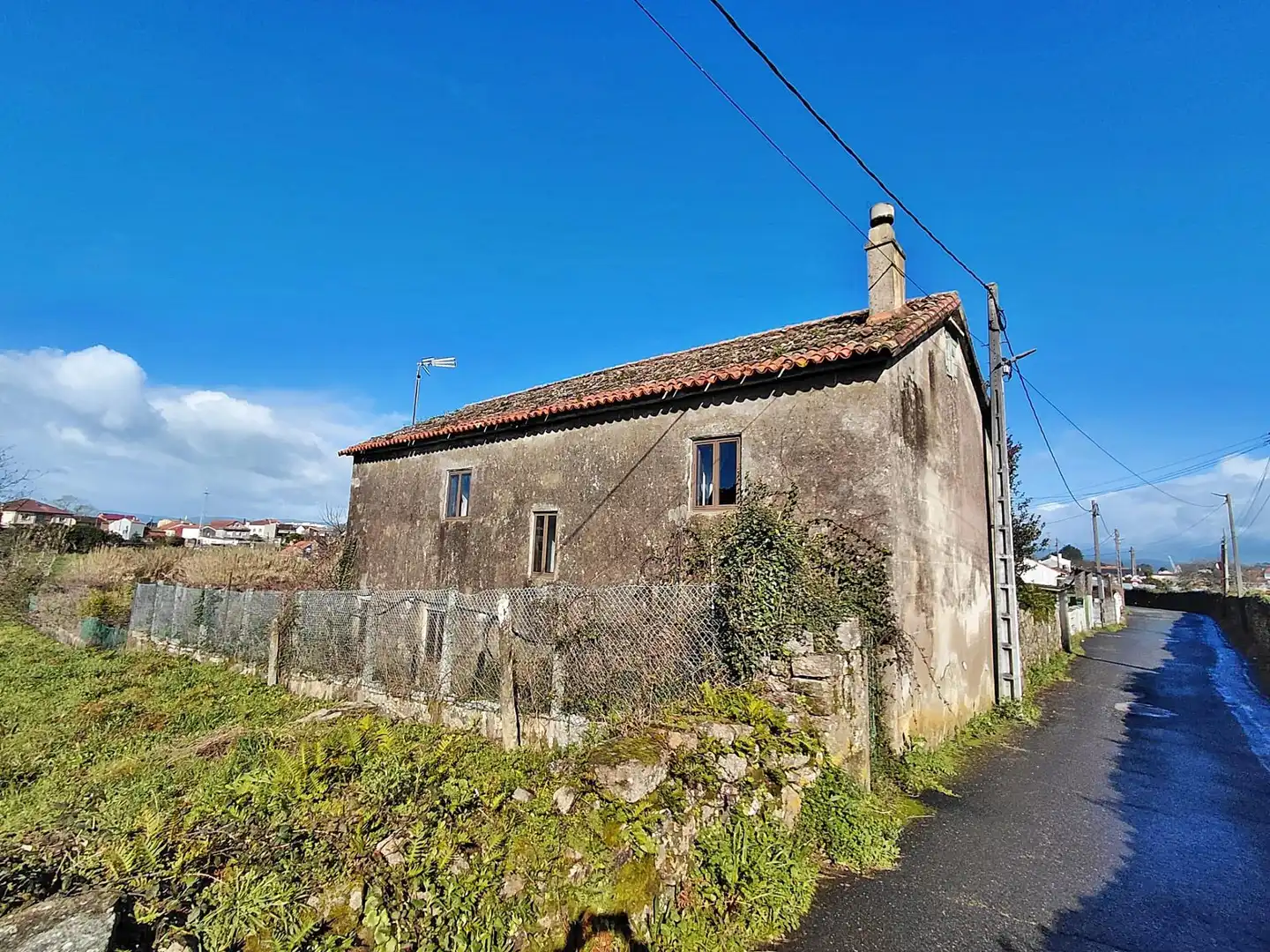 Vista exterior de Casa o xalet en venda en Vilagarcía de Arousa amb Jardí privat, Terrassa i Traster