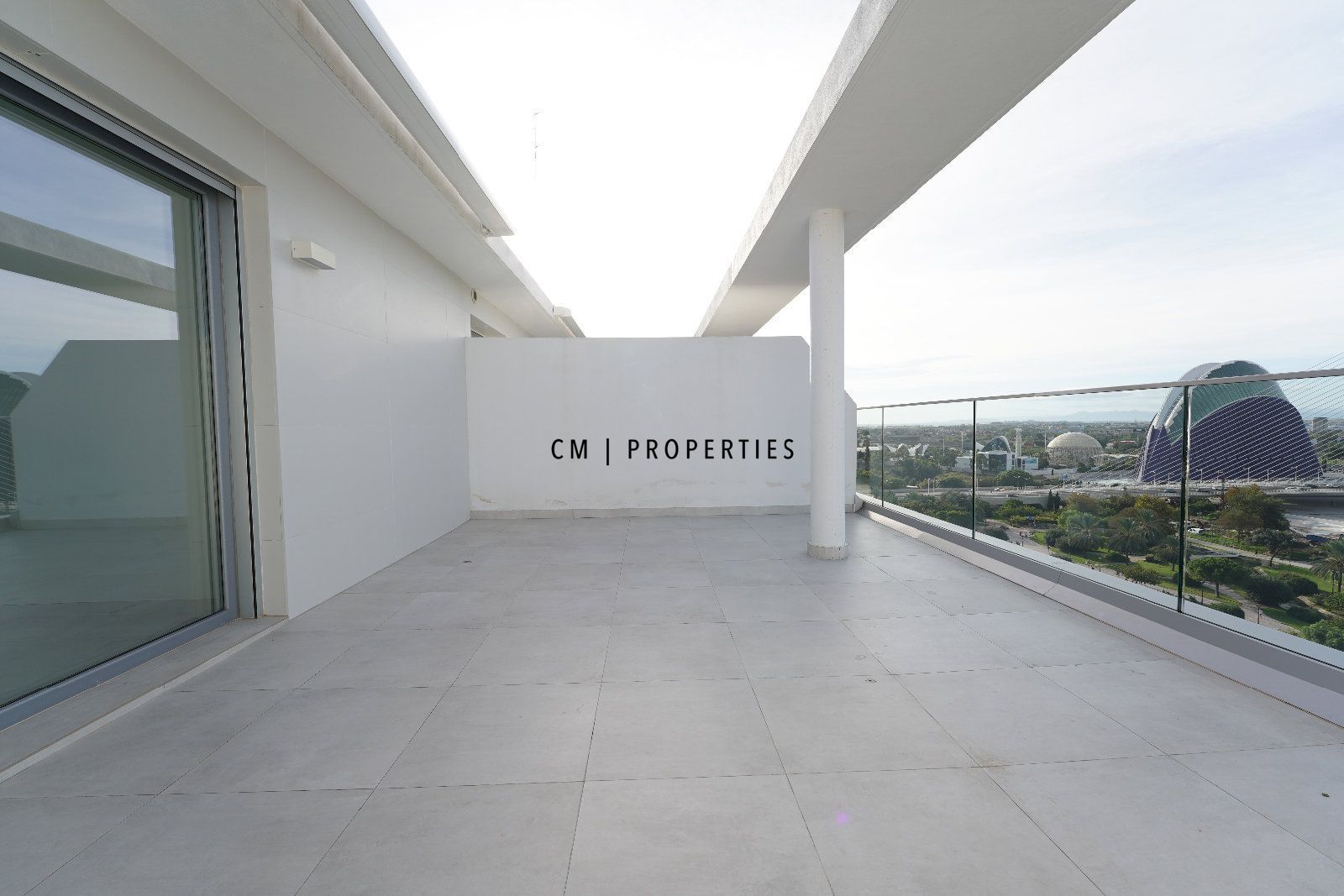 Vista exterior de Ático de alquiler en  Valencia Capital con Aire acondicionado, Calefacción y Terraza