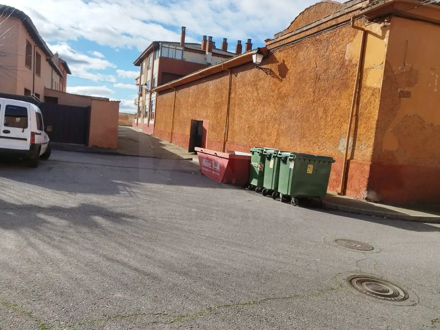 Exterior view of Buildings for sale in Mansilla de las Mulas