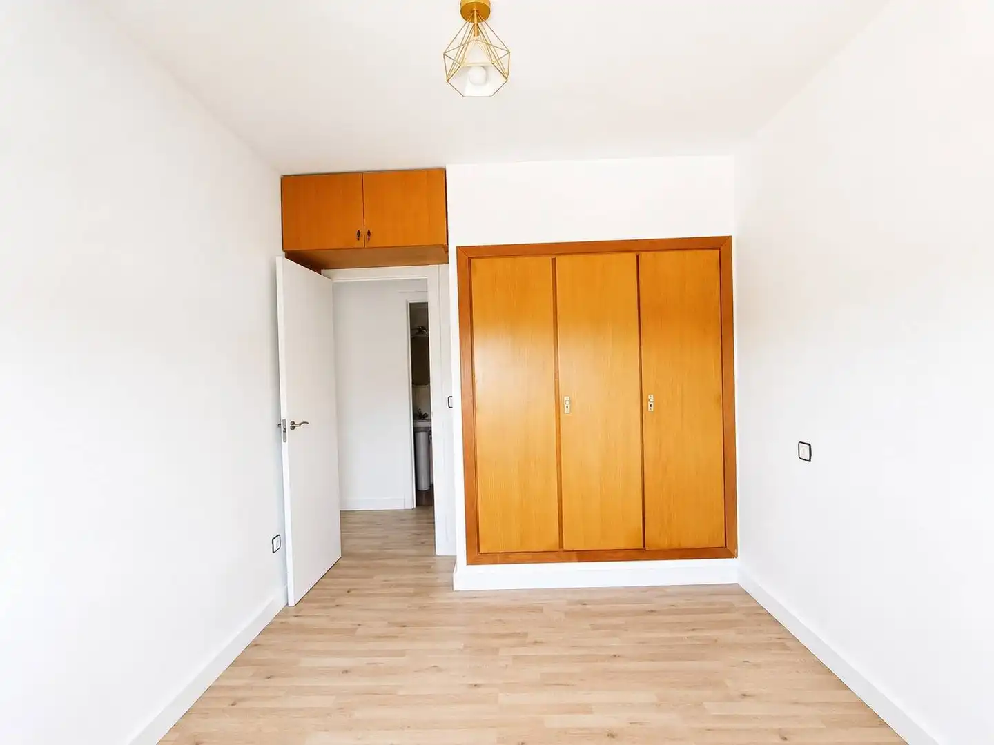 Dormitori de Casa o xalet en venda en Sant Pere Pescador amb Calefacció, Parquet i Terrassa