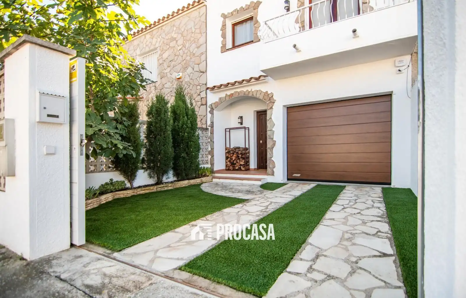 Exterior view of Houses for sale in Empuriabrava  with Air Conditioner, Heating and Terrace