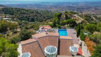 Vista exterior de Casa o xalet en venda en Mijas amb Piscina