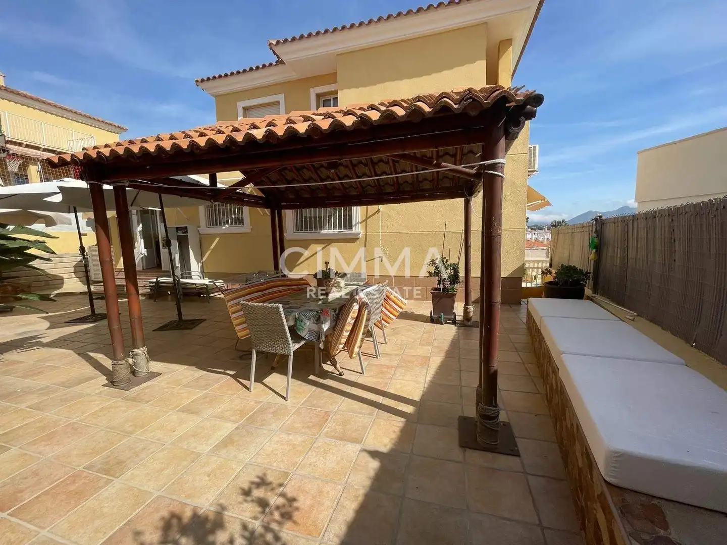 Terrassa de Casa o xalet en venda en La Nucia amb Aire condicionat, Jardí privat i Terrassa