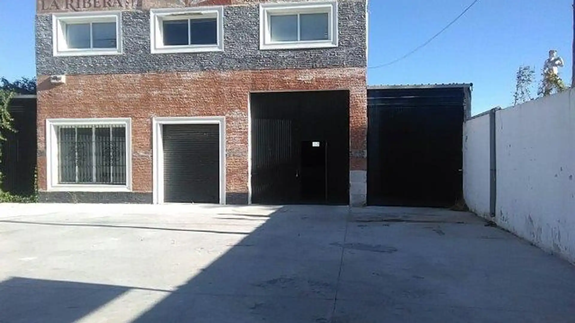 Vista exterior de Nau industrial en venda en Guadassuar