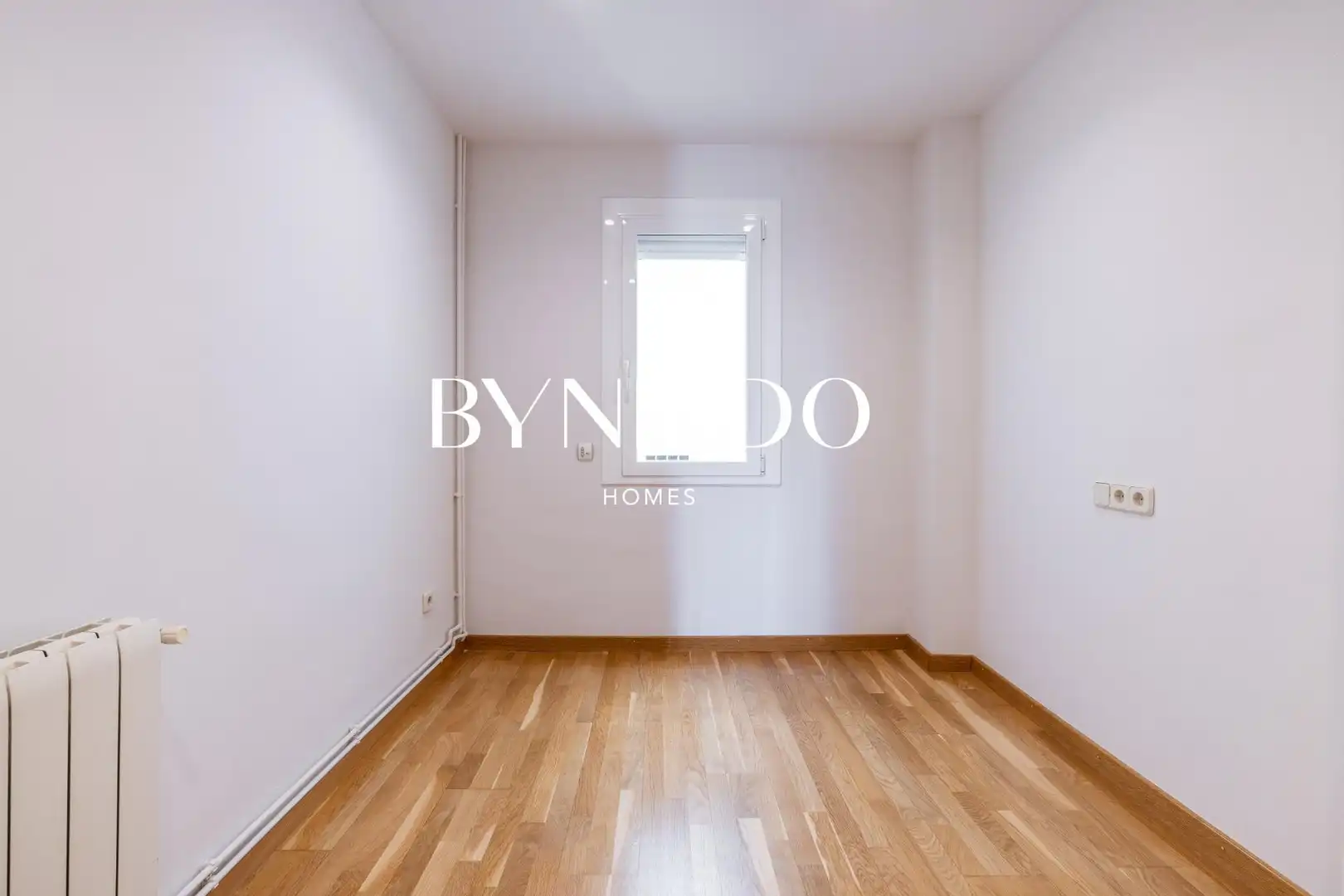 Bedroom of Flat for sale in Sant Cugat del Vallès  with Air Conditioner, Heating and Parquet flooring
