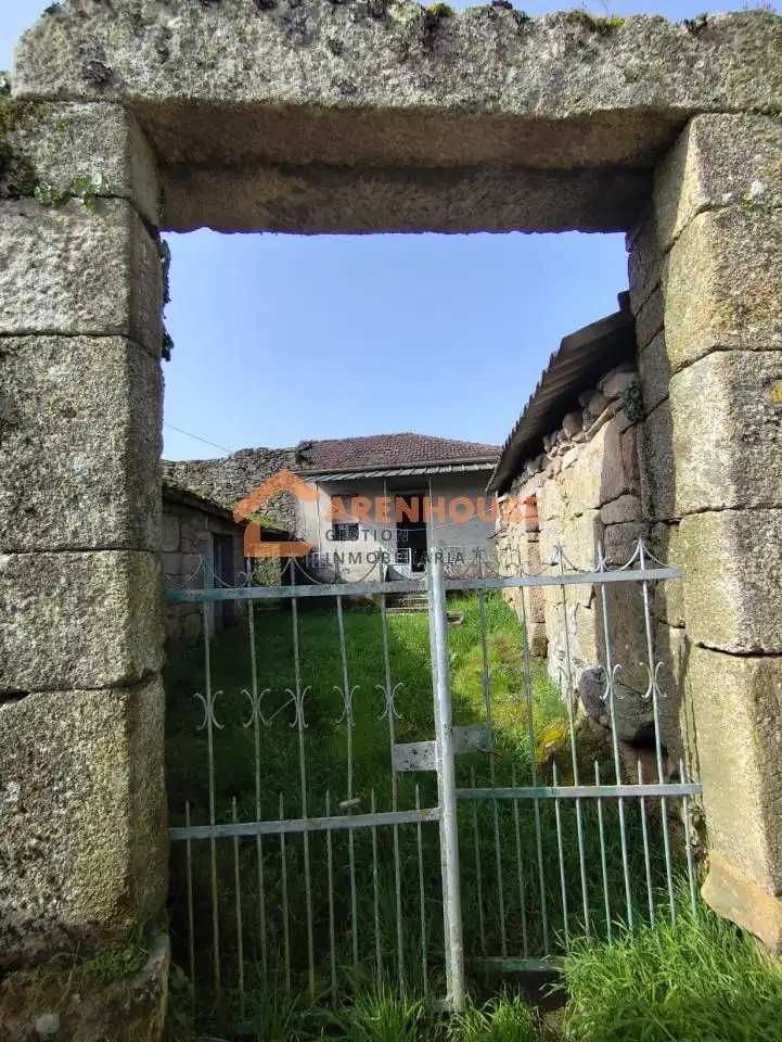 Casa amb terrassa en venda a Amoeiro, imagen 2