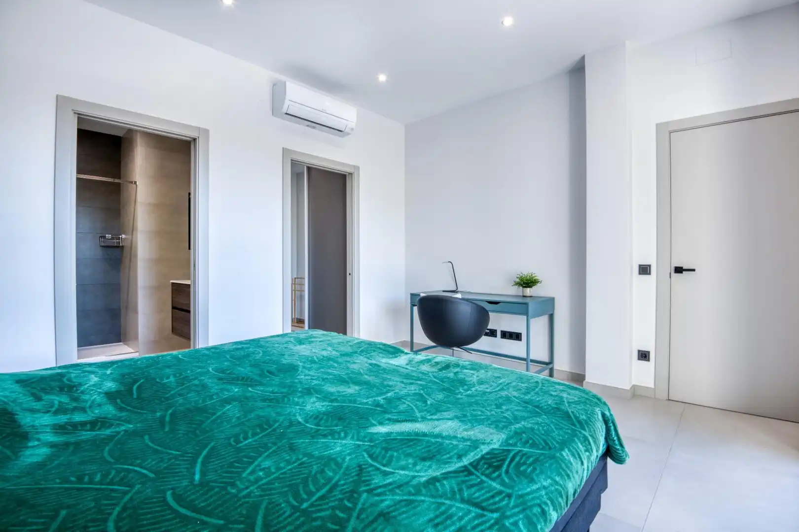 Schlafzimmer von Haus oder Chalet zum Verkauf in Calonge i Sant Antoni mit Klimaanlage, Heizung und Privatgarten