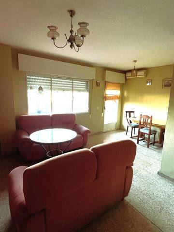 Piso en Venta en Del Cardenal B Carvajal en Miralvalle - Av. Virgen del Puerto - La Data