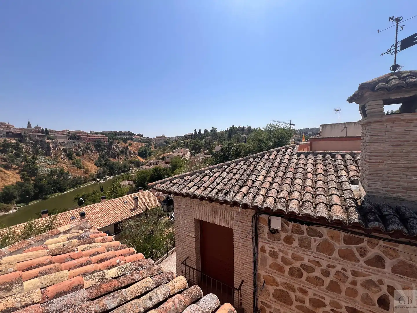 Vista exterior de Casa o xalet en venda en Toledo amb Calefacció, Jardí privat i Terrassa