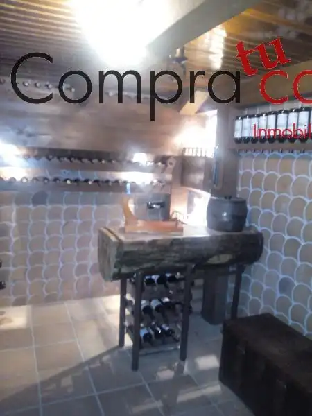 Cuina de Casa o xalet en venda en Palazuelos de Eresma amb Calefacció, Jardí privat i Parquet