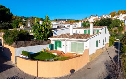 Exterior view of House or chalet for sale in Alella  with Heating, Private garden and Terrace