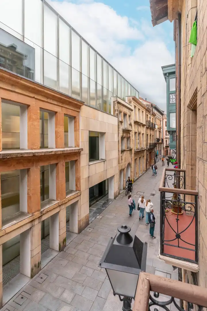 Außenansicht von Wohnung zum Verkauf in Oviedo  mit Heizung, Möbliert und Balkon