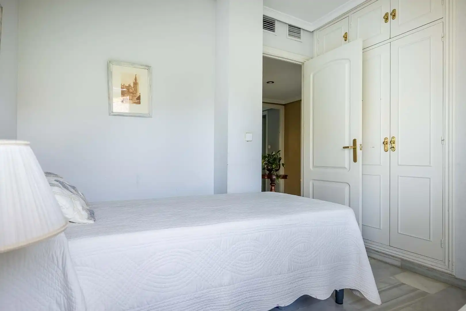 Dormitori de Casa o xalet en venda en Mairena del Aljarafe amb Aire condicionat, Calefacció i Jardí privat