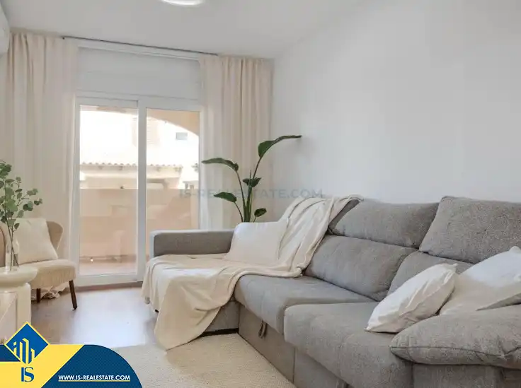 Apartamento con terraza, en la provincia de Alicante, en la ciudad de Torrevieja, en la zona de Playa de los Locos. 3 habitaciones, imatge 4