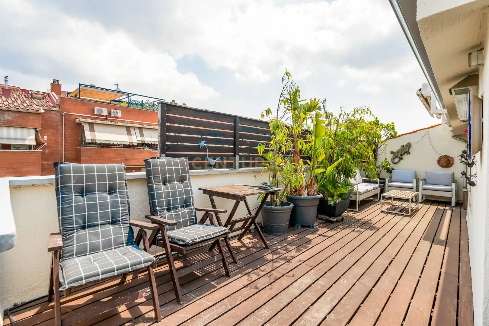 Terrassa de Apartament en venda en Sant Joan Despí amb Aire condicionat i Piscina comunitària