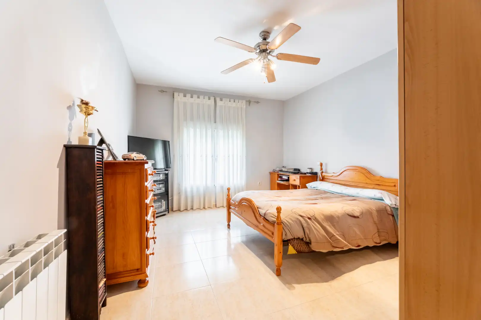Habitación de Casa adosada en venta en Chiloeches con Calefacción y Balcón
