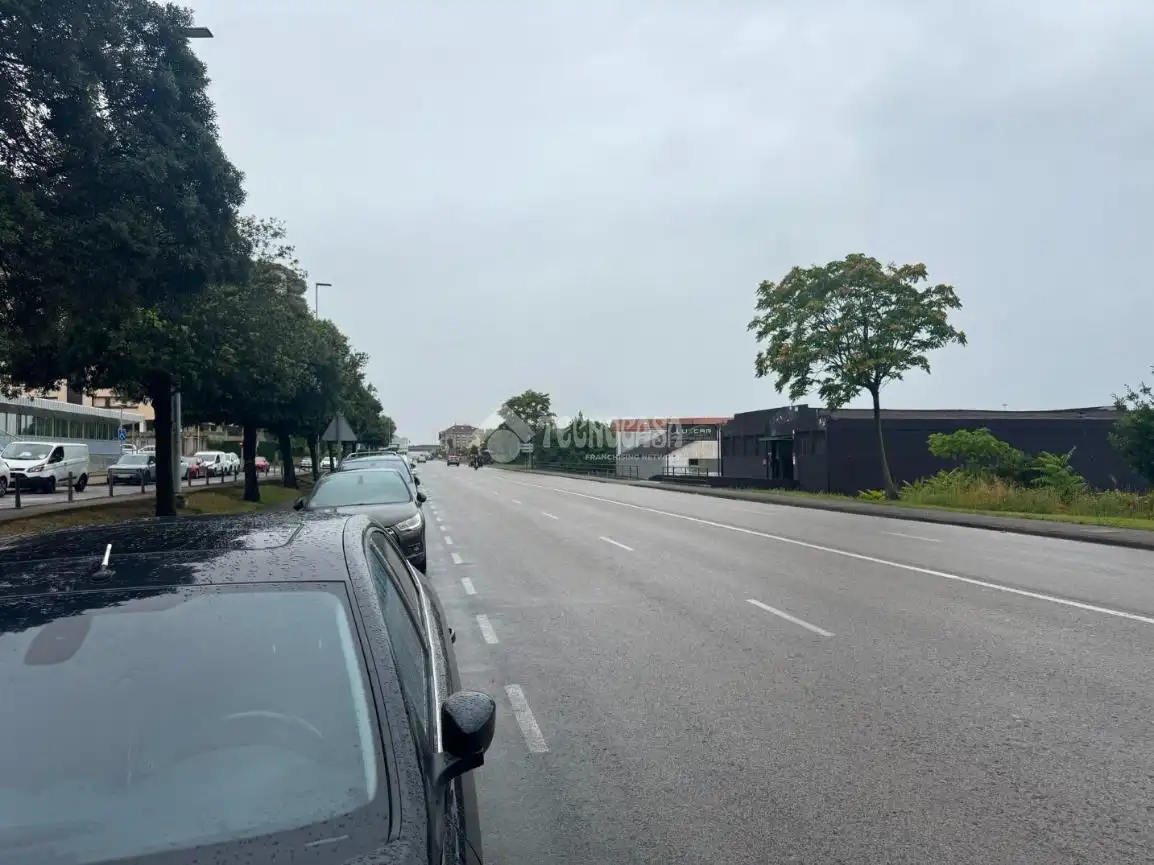 Vista exterior de Garatge de lloguer en Santander