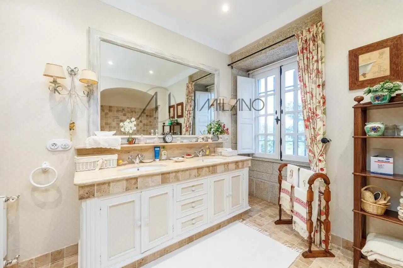 Baño de Finca rústica en venta en Verín con Calefacción, Jardín privado y Parquet