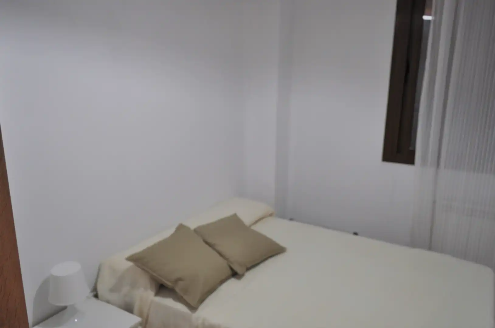 Dormitori de Pis de lloguer en Cáceres amb Aire condicionat, Calefacció i Parquet