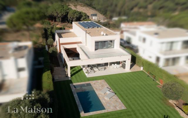 Casa-chalet en Venta en Carrer Burriac en El Mirador - La Cornisa