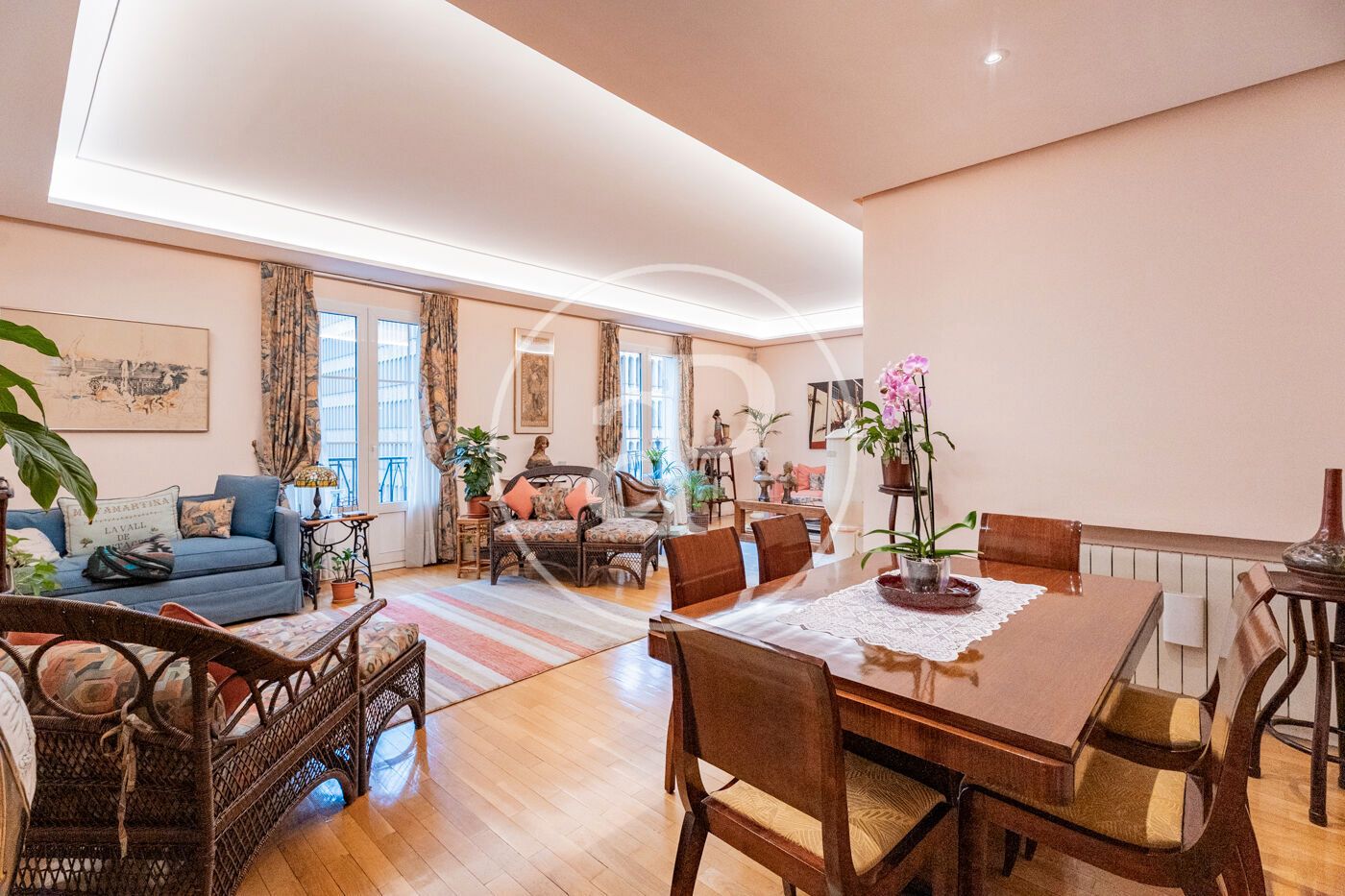 Living room of Flat for sale in  Madrid Capital  with Air Conditioner, Heating and Balcony