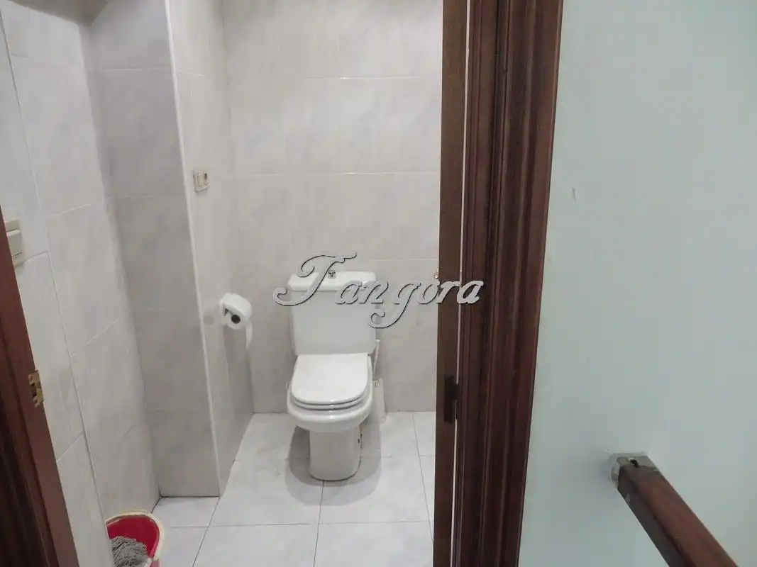 Baño de Nave industrial en venta en Derio