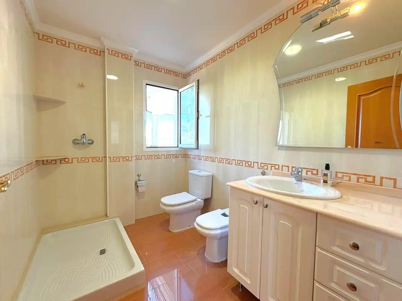 Baño de Casa o chalet en venta en Chiva con Aire acondicionado, Jardín privado y Terraza