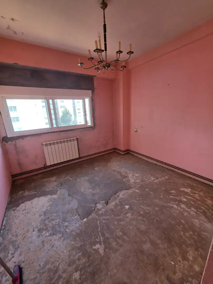 Schlafzimmer von Wohnung zum Verkauf in Ferrol mit Heizung und Ofen