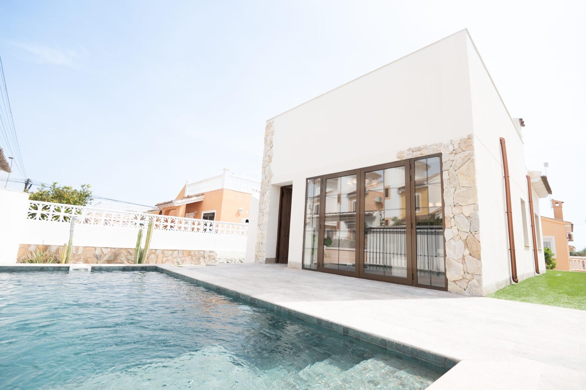 Swimming pool of House or chalet for sale in Orihuela