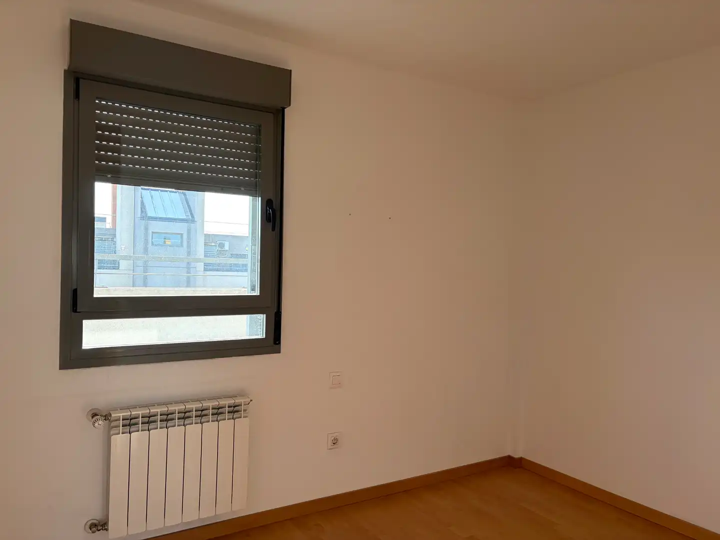 Habitación de Ático en venta en Pinto con Calefacción, Parquet y Terraza