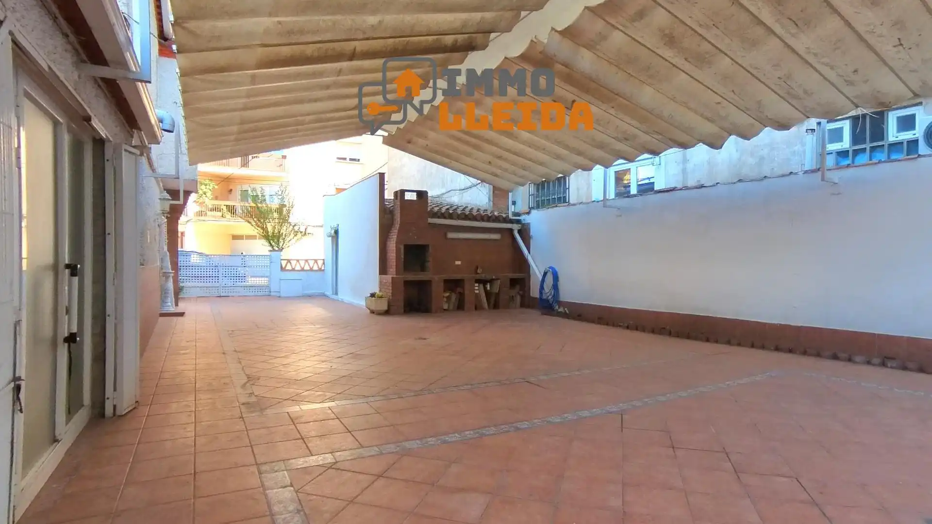 Vista exterior de Casa adosada en venta en Balaguer con Calefacción y Terraza