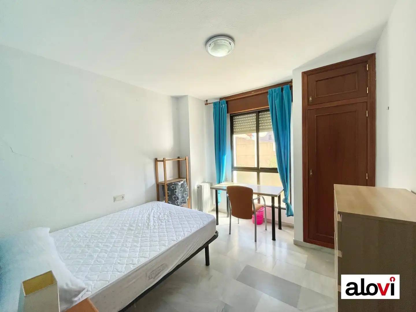 Schlafzimmer von Wohnung zur untervermieten in Granada mit Möbliert