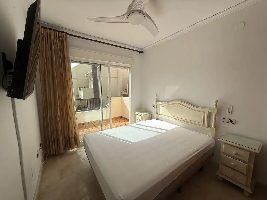 Habitación de Casa adosada en venta en Marbella con Jardín privado, Terraza y Trastero