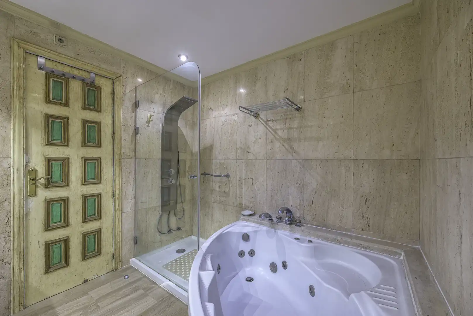 Baño de Ático en venta en Fuengirola con Aire acondicionado, Terraza y Trastero