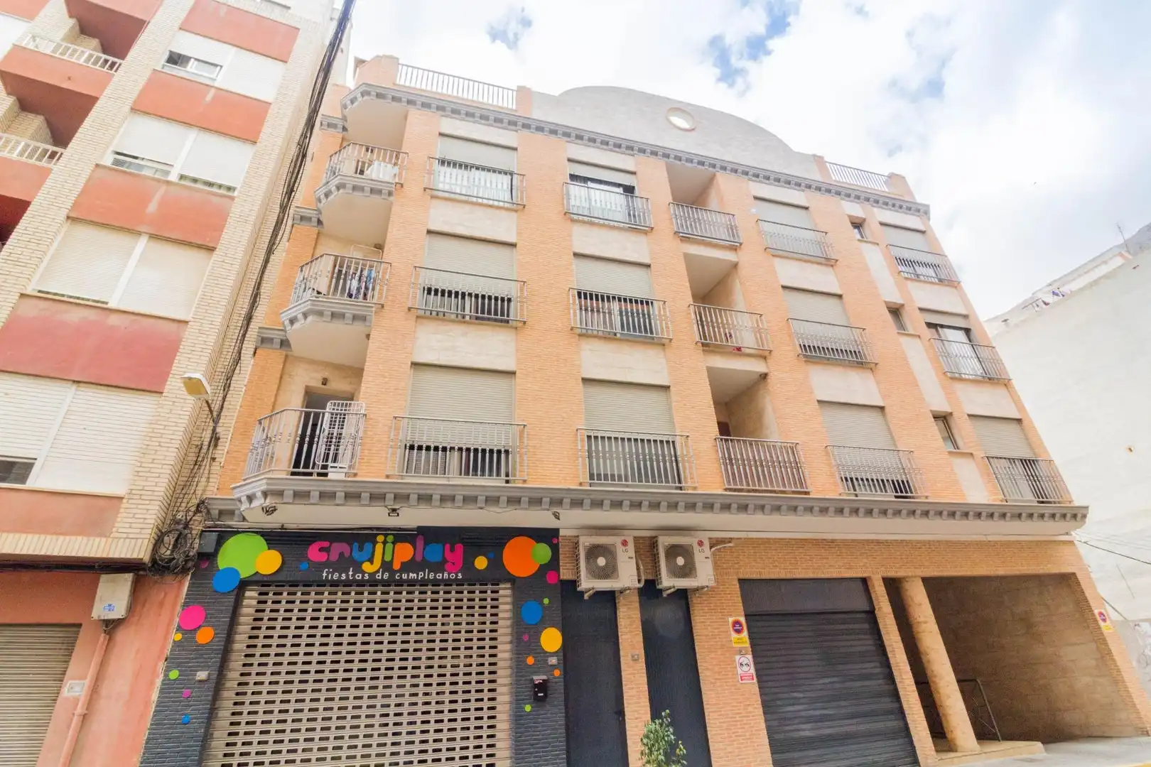 Exterior view of Flat for rent in Redován  with Air Conditioner, Storage room and Furnished