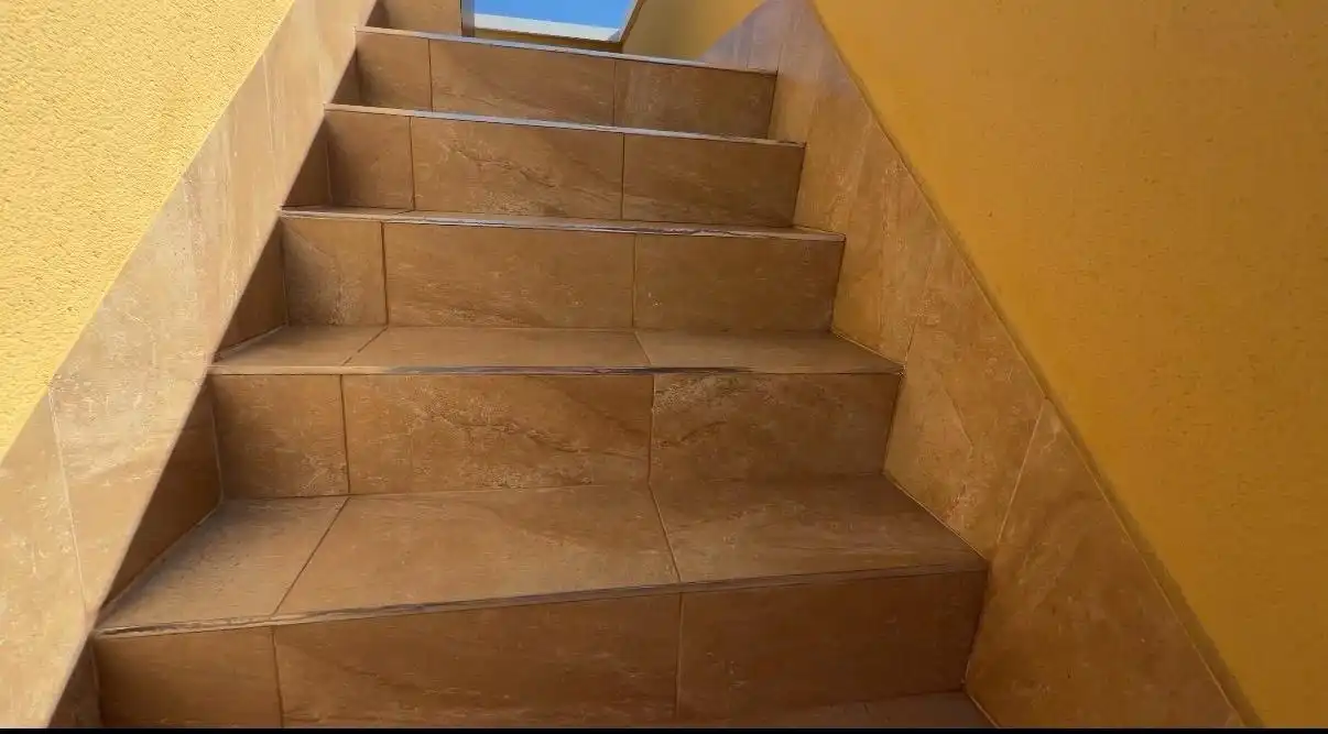 Casa aparellada amb terrassa en venda a Avenida Avenida Cuenca, imagen 30