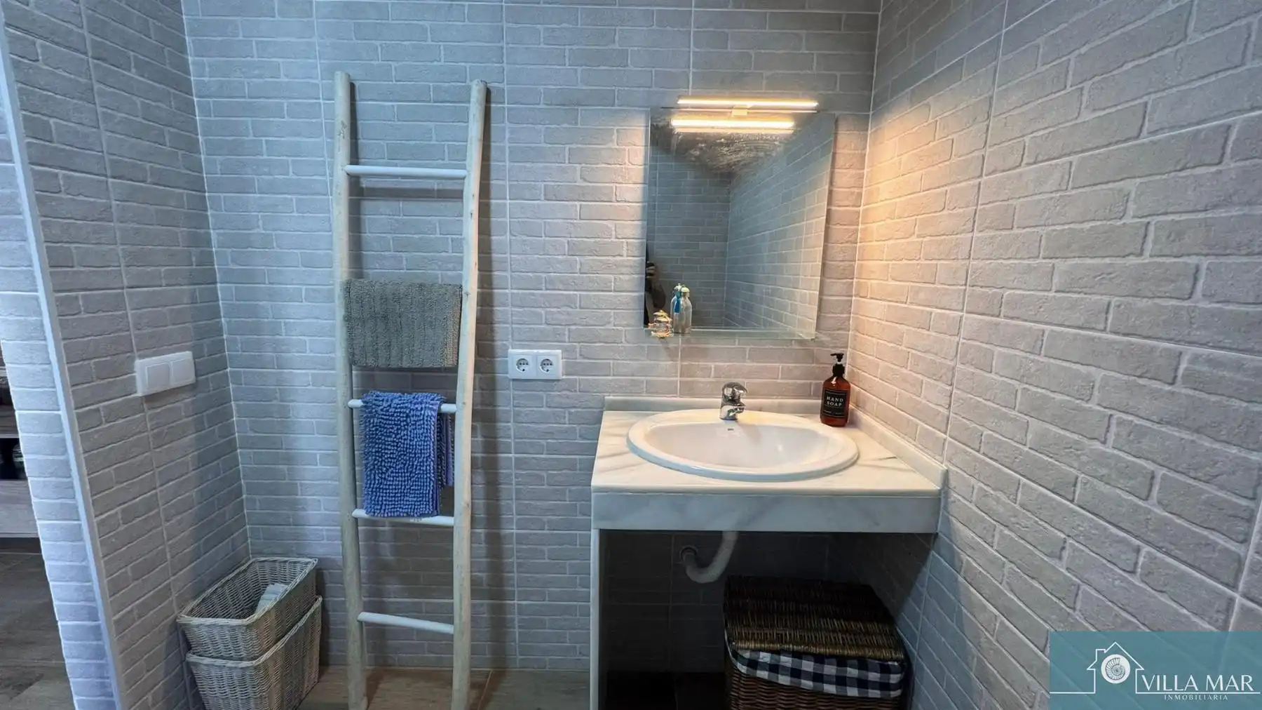 Bathroom of Flat for sale in Rota