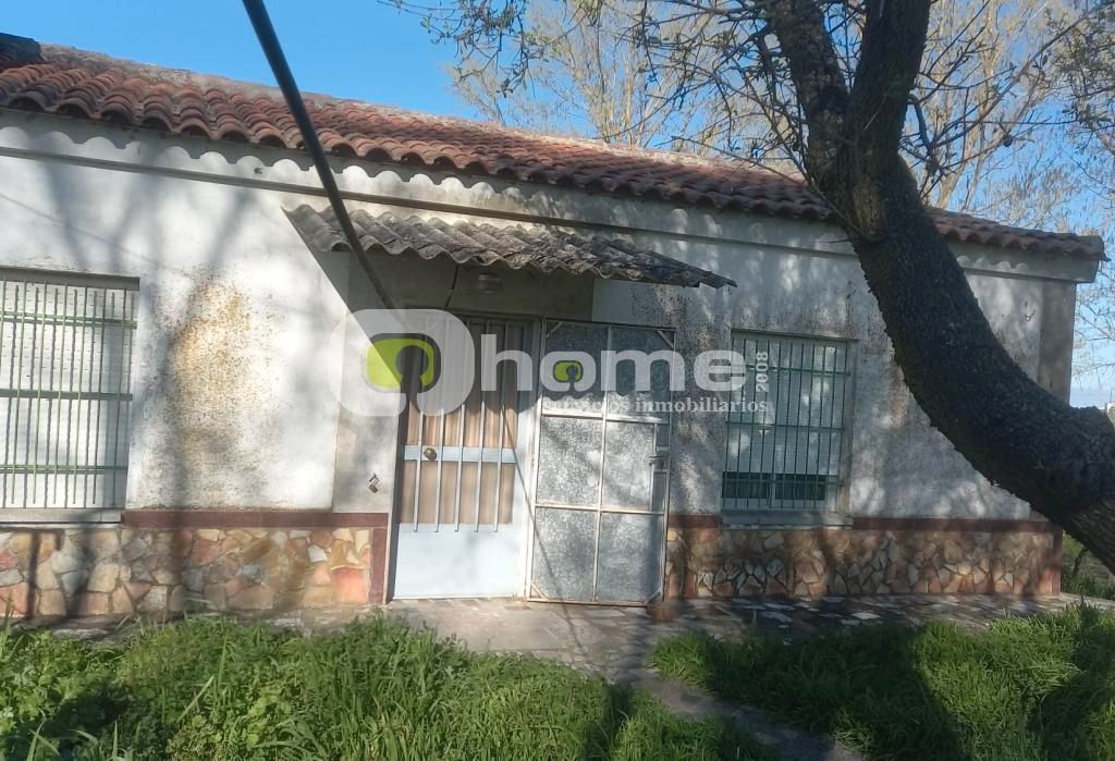 Exterior view of House or chalet for sale in Montamarta  with Private garden